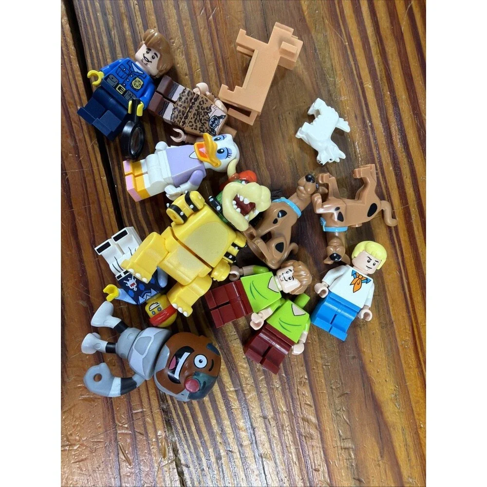 LEGO LOT-Sets (Lego City, Scooby-Doo, Friends Friendship Tree House etc) RETIRED